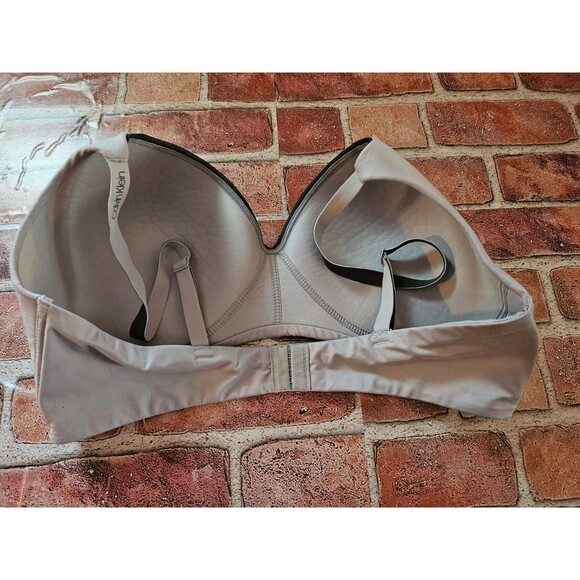 Women's‎ Calvin Klein Seamless Bra Size XL  (T18) - Picture 2 of 2